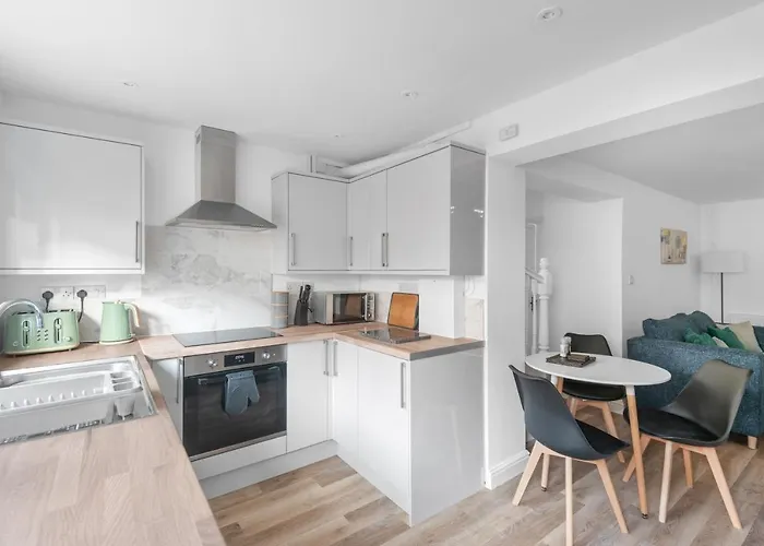 Well Coach House By Cliftonvalley *