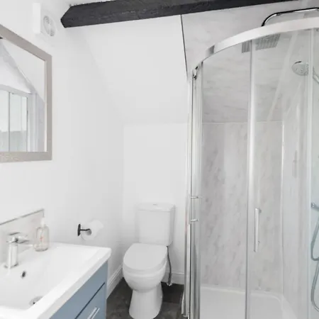 Well Coach House By Cliftonvalley Holiday home Bristol