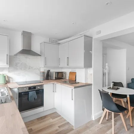 Well Coach House By Cliftonvalley *